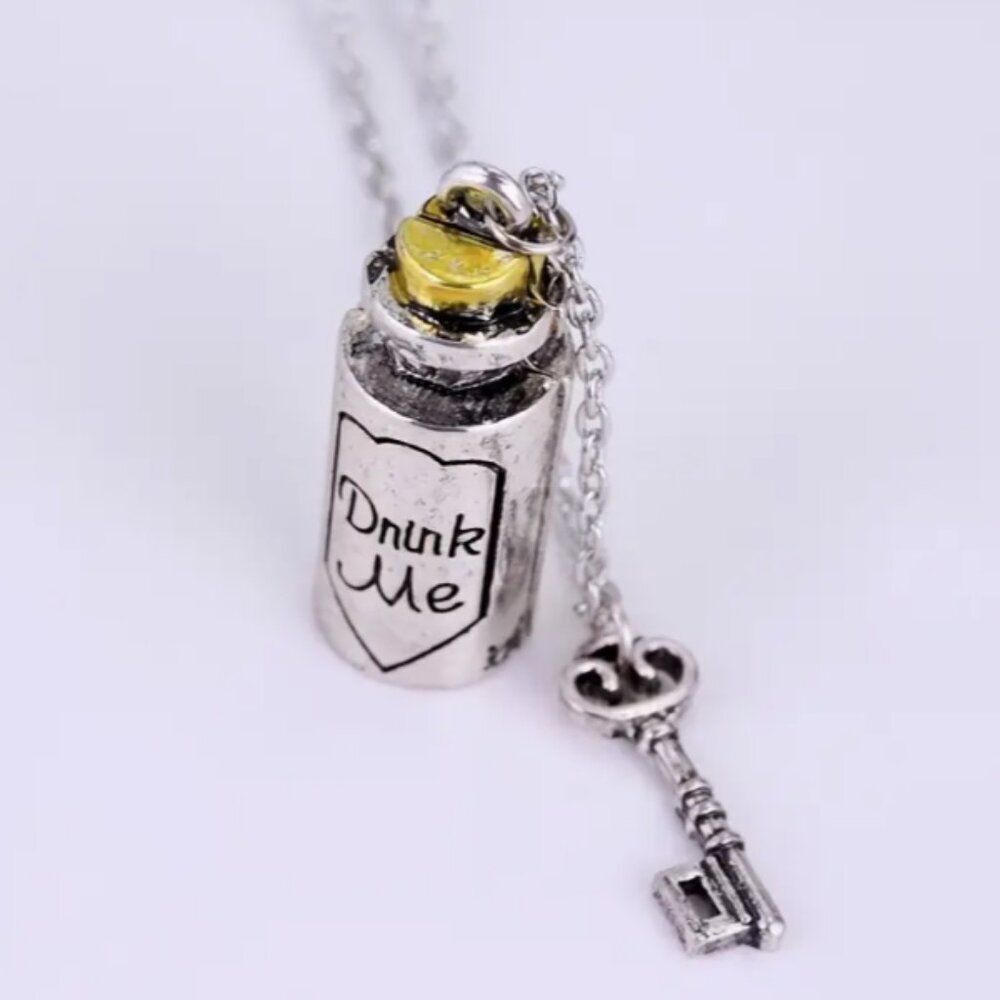 2 Disney Alice In Wonderland "DRINK ME" & "EAT ME" Charm Key Necklaces - Picture 7 of 9